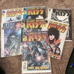 7 KISS Comics